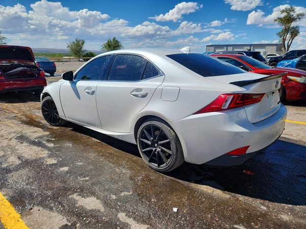 2016 LEXUS IS 200t
