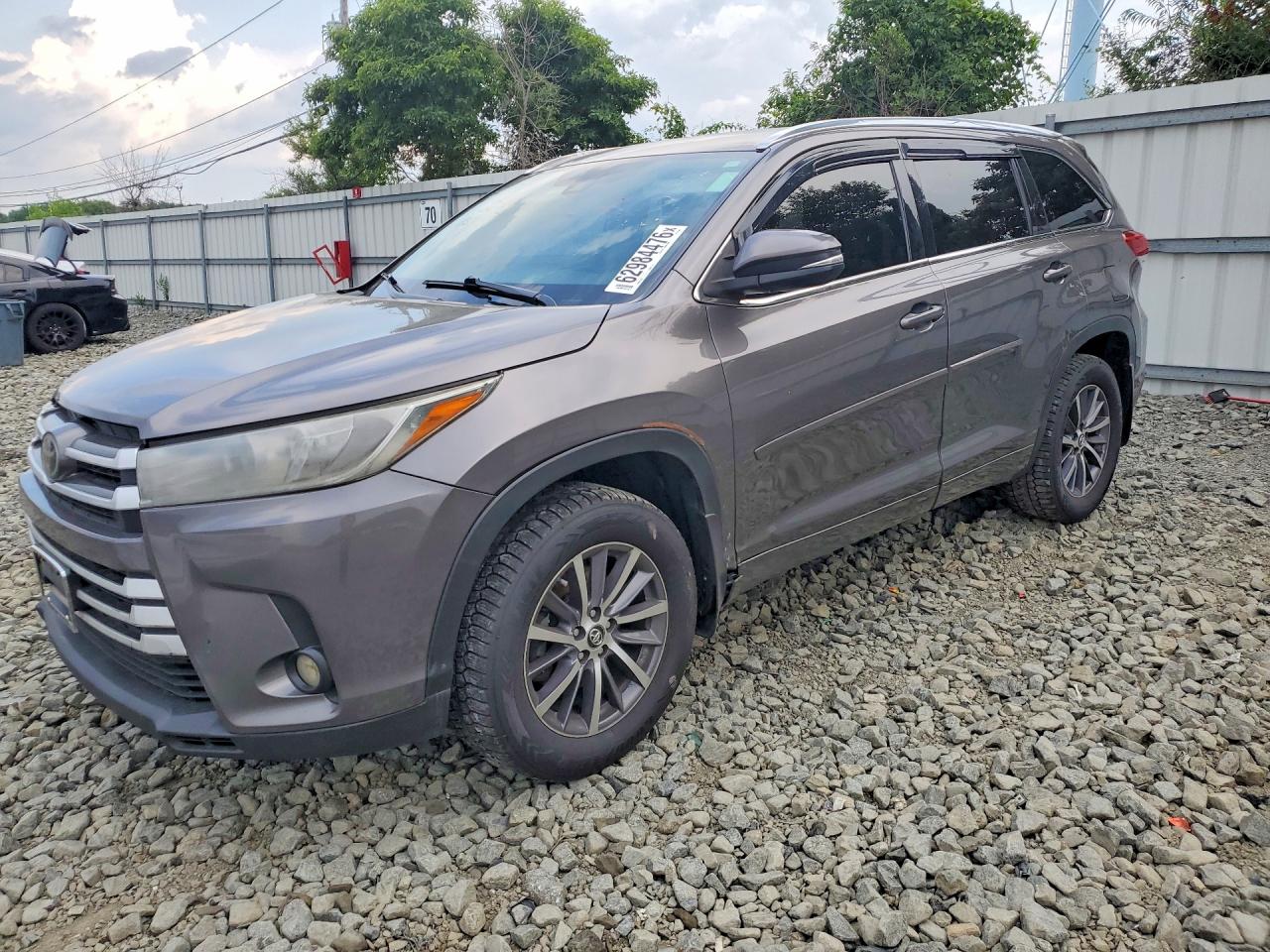 2017 TOYOTA HIGHLANDER SE/XLE