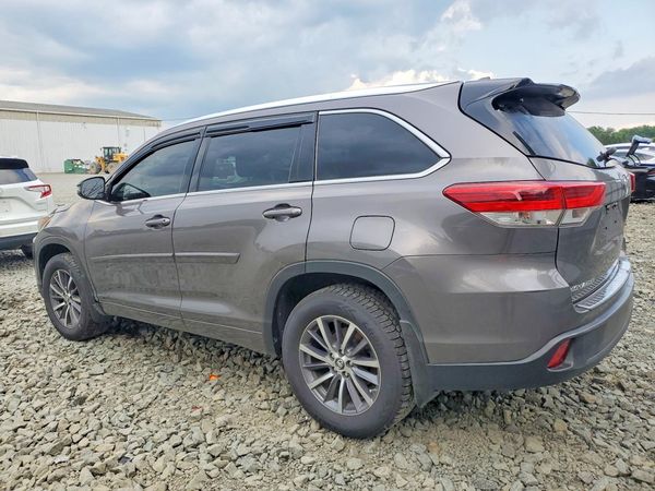 2017 TOYOTA HIGHLANDER SE/XLE