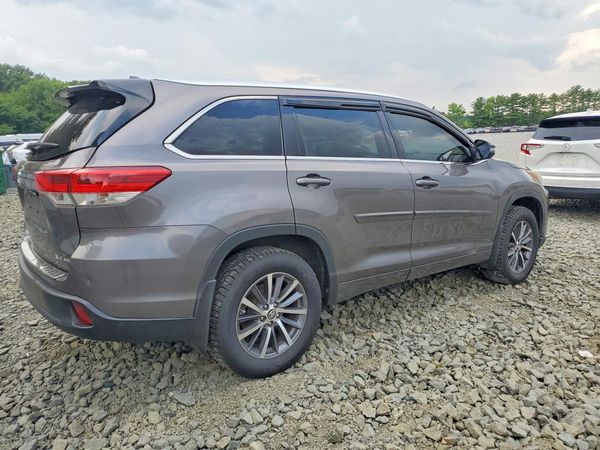 2017 TOYOTA HIGHLANDER SE/XLE