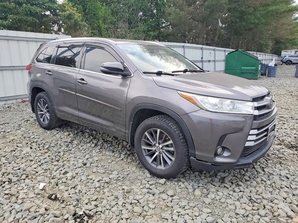 2017 TOYOTA HIGHLANDER SE/XLE