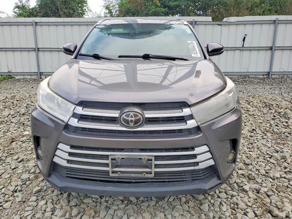 2017 TOYOTA HIGHLANDER SE/XLE
