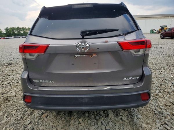 2017 TOYOTA HIGHLANDER SE/XLE