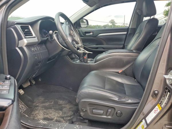 2017 TOYOTA HIGHLANDER SE/XLE