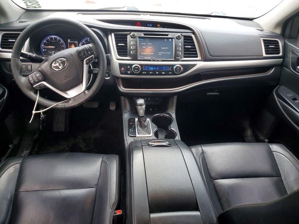 2017 TOYOTA HIGHLANDER SE/XLE