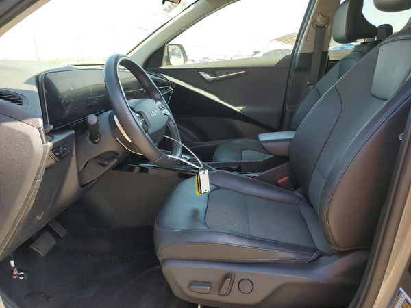 2023 KIA NIRO Wind