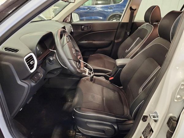 2025 HYUNDAI VENUE SEL, Limited
