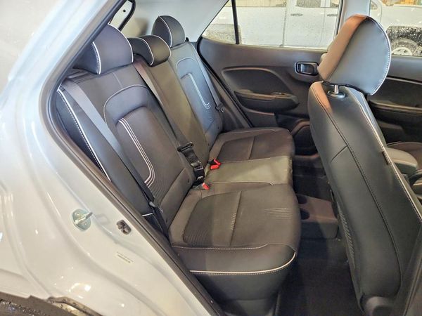 2025 HYUNDAI VENUE SEL, Limited