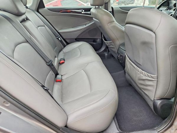 2012 HYUNDAI SONATA