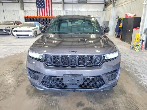 2023 JEEP GRAND CHEROKEE LAREDO 4X4