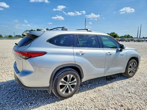 2020 TOYOTA HIGHLANDER XLE