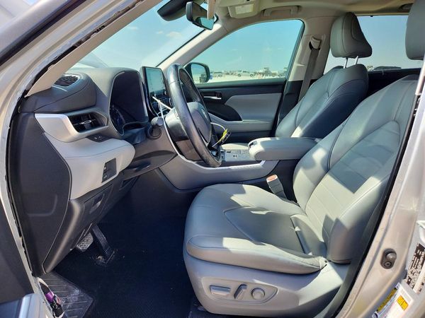 2020 TOYOTA HIGHLANDER XLE