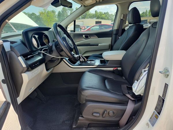 2023 KIA CARNIVAL LX, LX Seat Package