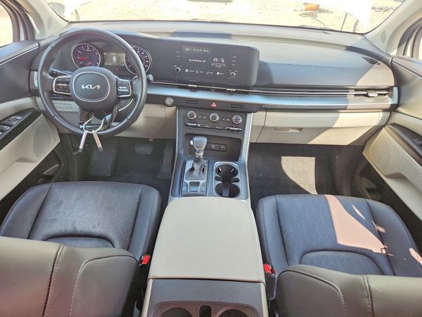 2023 KIA CARNIVAL LX, LX Seat Package
