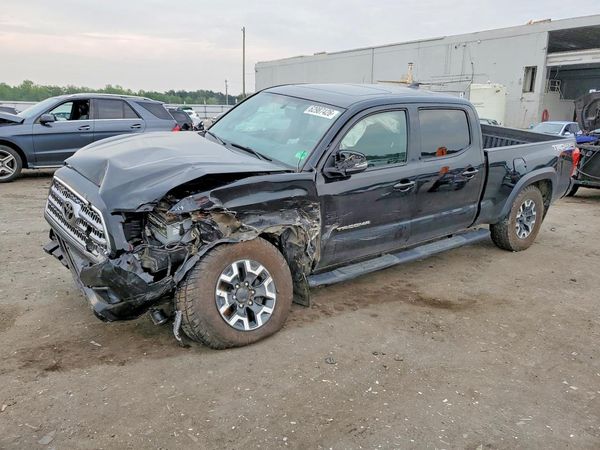 2017 TOYOTA TACOMA