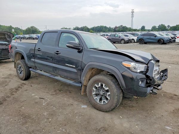 2017 TOYOTA TACOMA