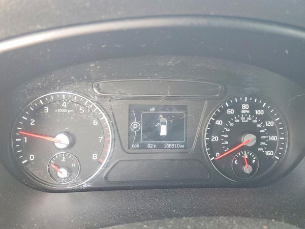 2016 KIA SORENTO L / LX