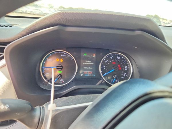 2021 TOYOTA RAV4 XLE HV
