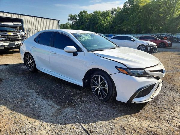2024 TOYOTA CAMRY