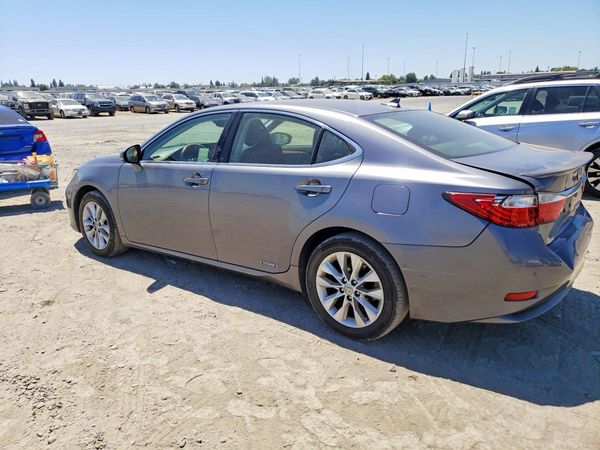 2013 LEXUS ES 300h