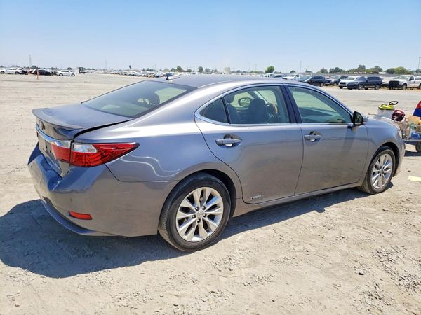 2013 LEXUS ES 300h