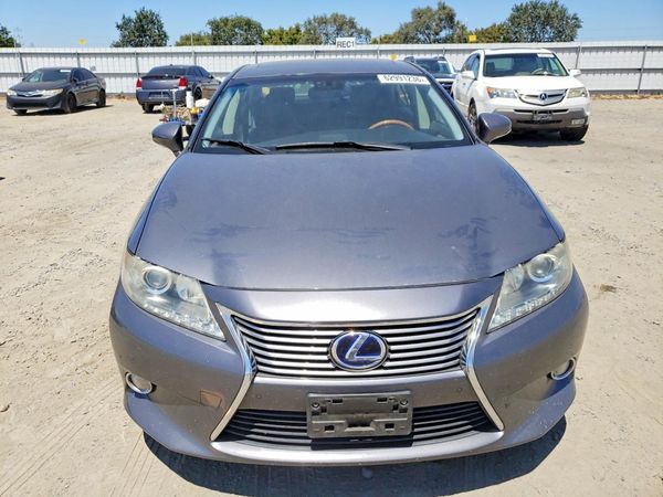 2013 LEXUS ES 300h