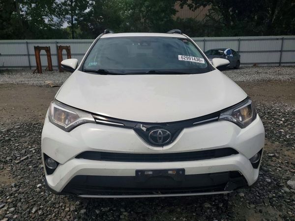 2018 TOYOTA RAV4 Adventure/XLE