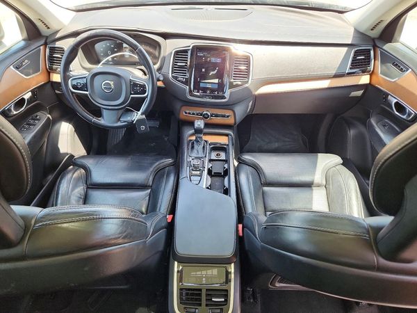 2016 VOLVO XC90