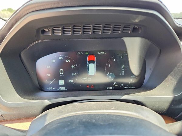 2016 VOLVO XC90