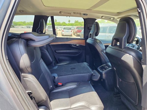 2016 VOLVO XC90