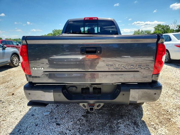 2018 TOYOTA TUNDRA Limited