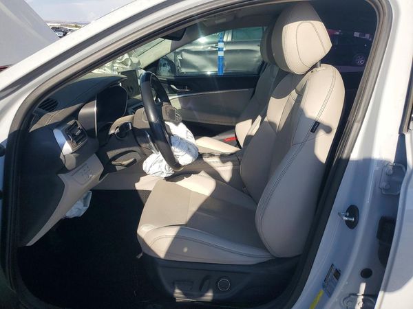 2020 GENESIS G70 2.0T — DENT