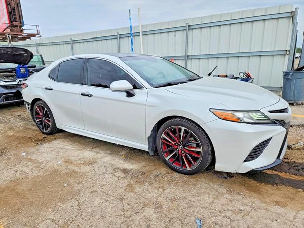 2019 TOYOTA CAMRY