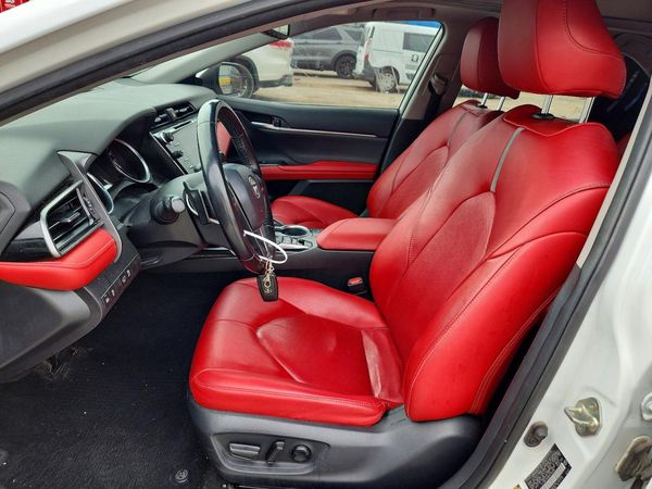 2019 TOYOTA CAMRY
