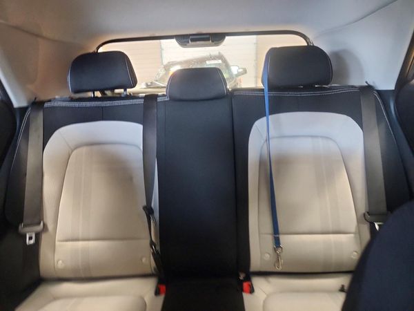 2026 HYUNDAI VENUE SEL, SEL w/ 2-Tone Roof