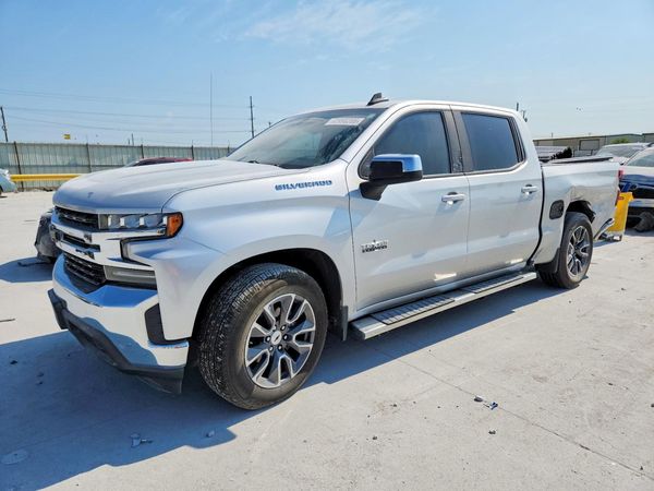 2020 CHEVROLET SILVERADO LT — Front 3/4