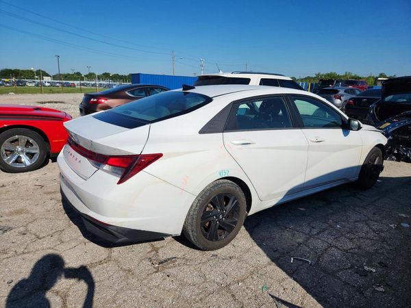 2021 HYUNDAI ELANTRA SEL