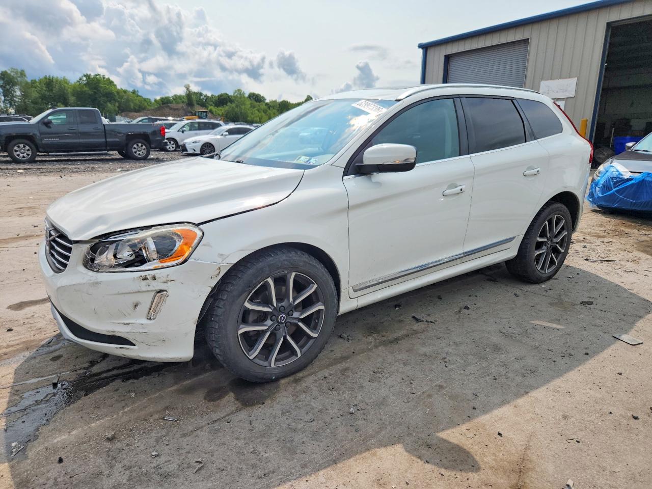 2016 VOLVO XC60