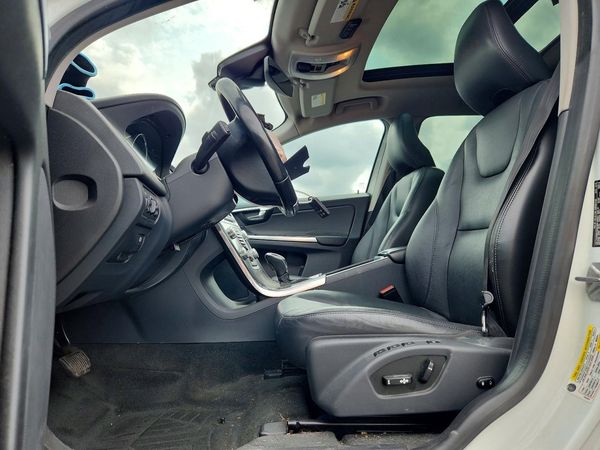 2016 VOLVO XC60