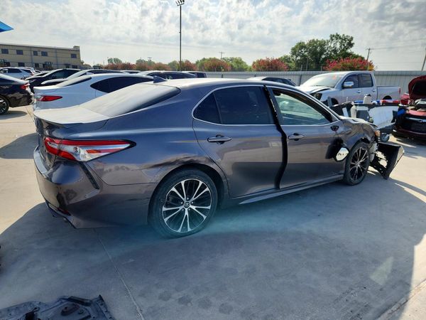 2019 TOYOTA CAMRY