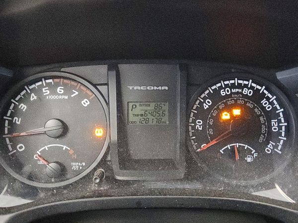 2017 TOYOTA TACOMA SR/SR5