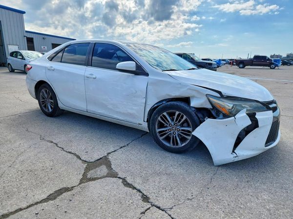 2016 TOYOTA CAMRY