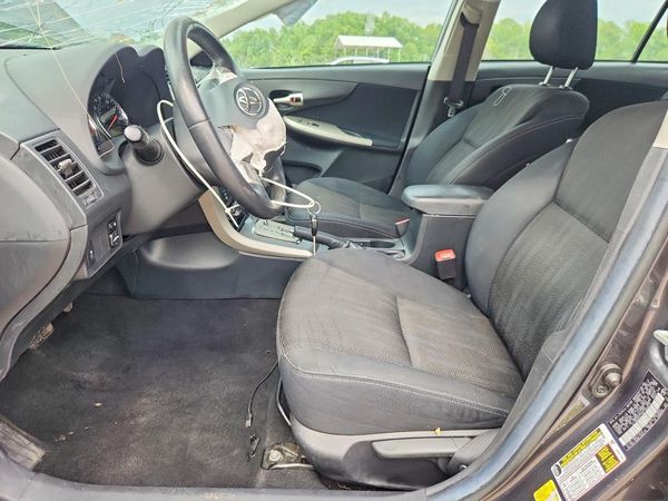 2013 TOYOTA COROLLA — DENT