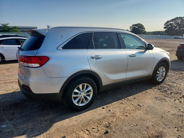 2017 KIA SORENTO L, LX