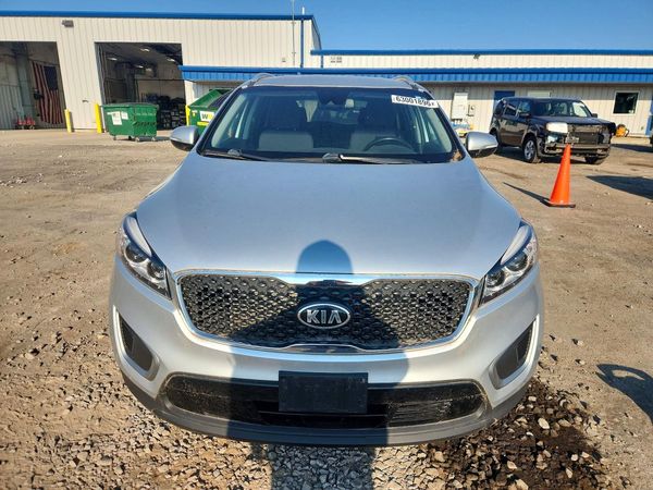 2017 KIA SORENTO L, LX