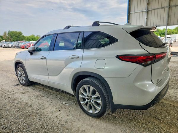 2022 TOYOTA HIGHLANDER Limited