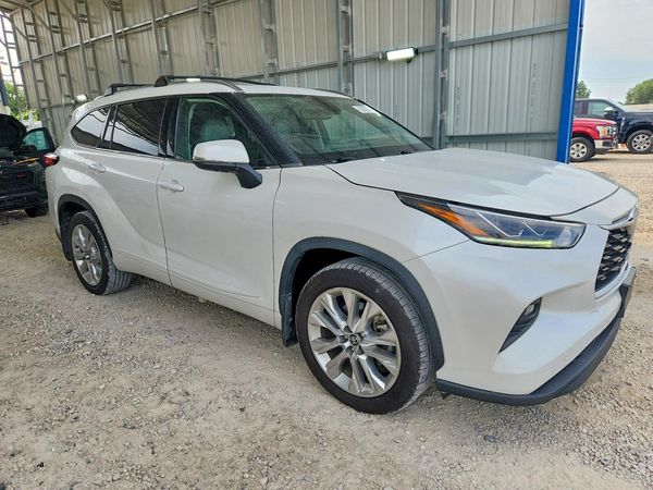 2022 TOYOTA HIGHLANDER Limited
