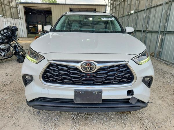2022 TOYOTA HIGHLANDER Limited