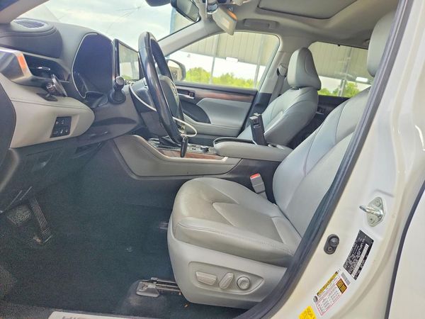 2022 TOYOTA HIGHLANDER Limited
