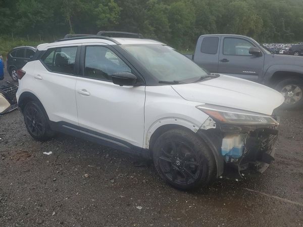 2021 NISSAN KICKS